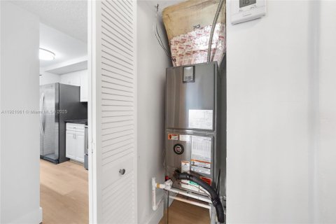 Condominio en venta en Pembroke Pines, Florida, 2 dormitorios, 127.09 m2 № 1975647 - foto 20