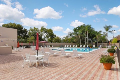 Condominio en venta en Pembroke Pines, Florida, 2 dormitorios, 127.09 m2 № 1975647 - foto 27