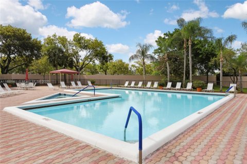 Condominio en venta en Pembroke Pines, Florida, 2 dormitorios, 127.09 m2 № 1975647 - foto 28