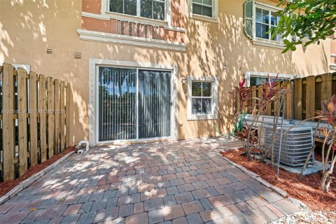 Adosado en venta en Dania Beach, Florida, 3 dormitorios, 128.39 m2 № 2068725 - foto 13