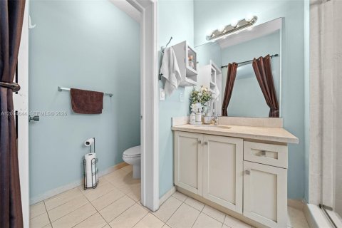 Adosado en venta en Dania Beach, Florida, 3 dormitorios, 128.39 m2 № 2068725 - foto 19