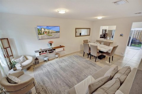 Купить таунхаус в Флорида-Сити, Флорида 3 комнаты, 112.23м2, № 2424547 - фото 30