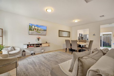 Купить таунхаус в Флорида-Сити, Флорида 3 комнаты, 112.23м2, № 2424547 - фото 3