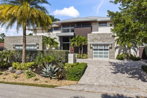 Villa ou maison à Fort Lauderdale, Floride 3 chambres, 395.3 m2 № 1996420