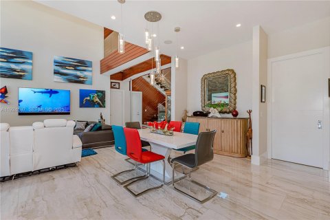 Villa ou maison à vendre à Fort Lauderdale, Floride: 3 chambres, 395.3 m2 № 1996420 - photo 17