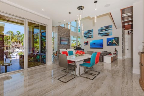 Villa ou maison à vendre à Fort Lauderdale, Floride: 3 chambres, 395.3 m2 № 1996420 - photo 18