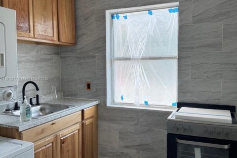 Casa en alquiler en South Daytona, Florida, 2 dormitorios № 1970989 - foto 5