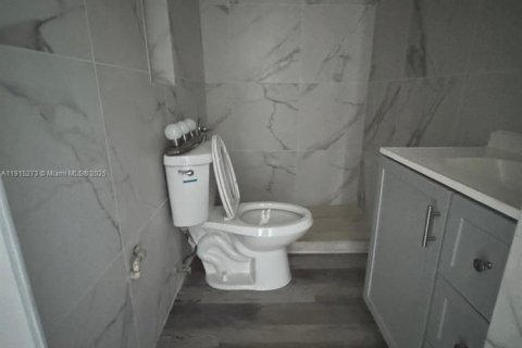 Casa en alquiler en South Daytona, Florida, 2 dormitorios № 1970989 - foto 15