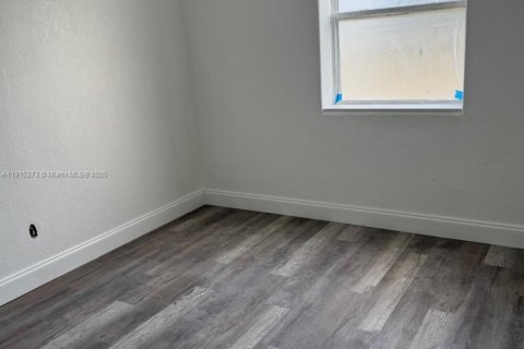 Casa en alquiler en South Daytona, Florida, 2 dormitorios № 1970989 - foto 12