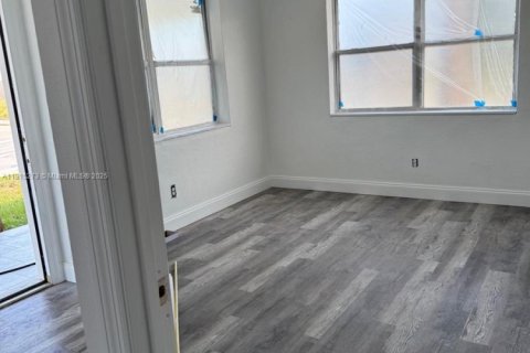 Casa en alquiler en South Daytona, Florida, 2 dormitorios № 1970989 - foto 9