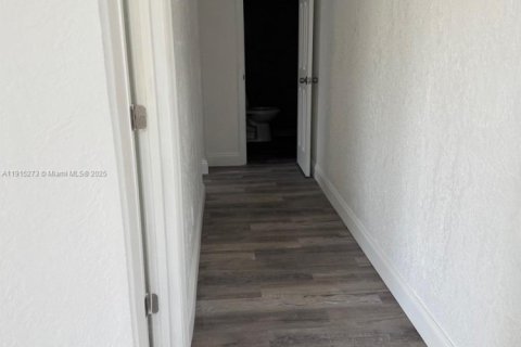 Casa en alquiler en South Daytona, Florida, 2 dormitorios № 1970989 - foto 17