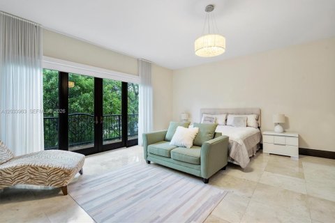 House in Sunny Isles Beach, Florida 5 bedrooms, 422.24 sq.m. № 2078251 - photo 24