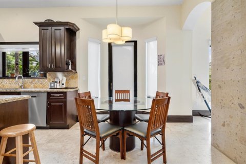 House in Sunny Isles Beach, Florida 5 bedrooms, 422.24 sq.m. № 2078251 - photo 17