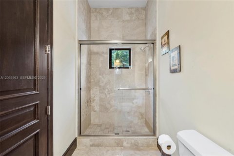 House in Sunny Isles Beach, Florida 5 bedrooms, 422.24 sq.m. № 2078251 - photo 23