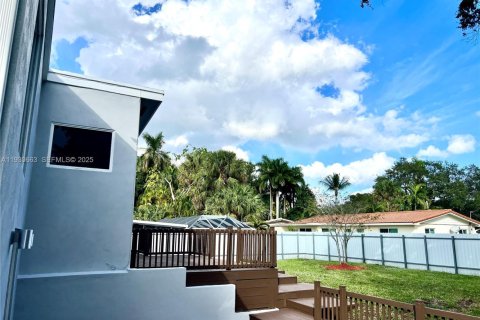 Снять в аренду виллу или дом в Форт-Лодердейл, Флорида 4 спальни, 163.97м2, № 1989442 - фото 18