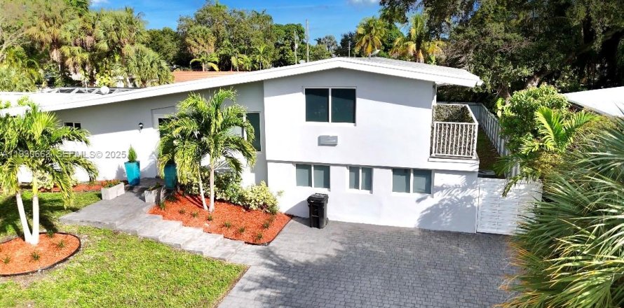 Дом в Форт-Лодердейл, Флорида 4 спальни, 163.97м2 № 1989442