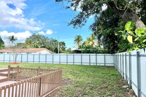 Снять в аренду виллу или дом в Форт-Лодердейл, Флорида 4 спальни, 163.97м2, № 1989442 - фото 17
