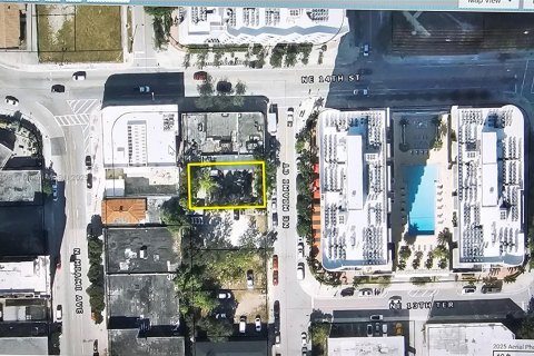 Propiedad comercial en venta en Miami, Florida № 1970649 - foto 1