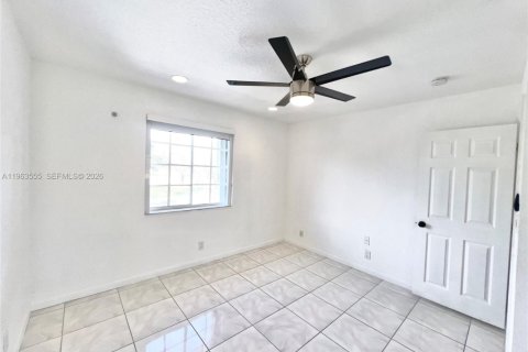 House in Cutler Bay, Florida 3 bedrooms, 293.76 sq.m. № 2030647 - photo 19