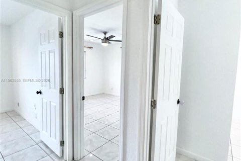 House in Cutler Bay, Florida 3 bedrooms, 293.76 sq.m. № 2030647 - photo 27