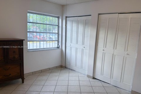 Condo in Miami, Florida, 2 bedrooms  № 1930436 - photo 7