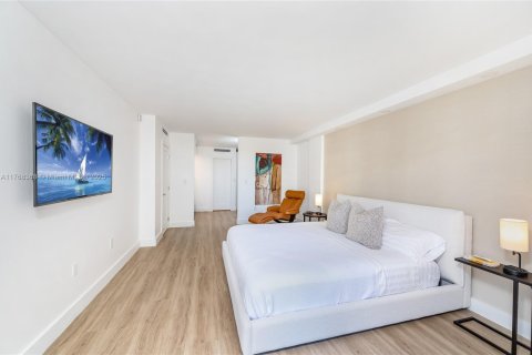 Condo in Key Biscayne, Florida, 2 bedrooms  № 1863138 - photo 17
