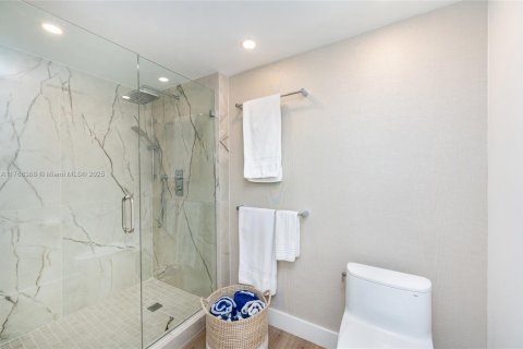 Condo in Key Biscayne, Florida, 2 bedrooms  № 1863138 - photo 20