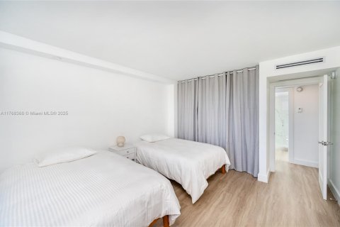 Condo in Key Biscayne, Florida, 2 bedrooms  № 1863138 - photo 12
