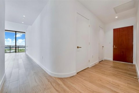 Condo in Miami, Florida, 3 bedrooms  № 1881477 - photo 16