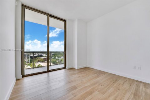 Condo in Miami, Florida, 3 bedrooms  № 1881477 - photo 13