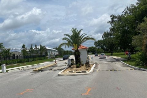 Condo in Lauderdale Lakes, Florida, 1 bedroom  № 1940172 - photo 5