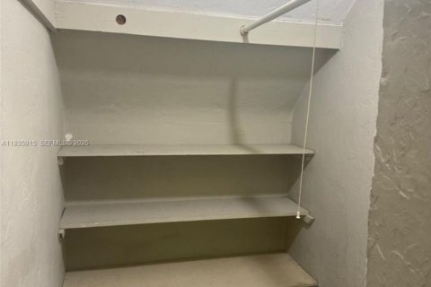 Apartment in Miami Beach, Florida 1 bedroom, 83.61 sq.m. № 1994001 - photo 11