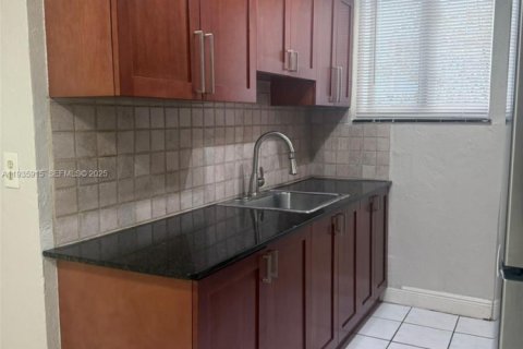 Apartment in Miami Beach, Florida 1 bedroom, 83.61 sq.m. № 1994001 - photo 5