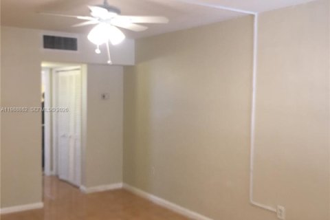 Купить кондоминиум в Норт-Майами-Бич, Флорида 1 спальня, 49.24м2, № 2051081 - фото 4