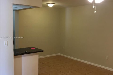 Кондоминиум с 1 спальней в Норт-Майами-Бич, Флорида № 2051081