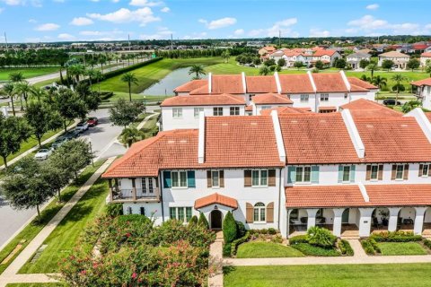 Townhouse in LAKESHORE in Winter Garden, Florida 3 bedrooms, 190.64 sq.m. № 1900309 - photo 1