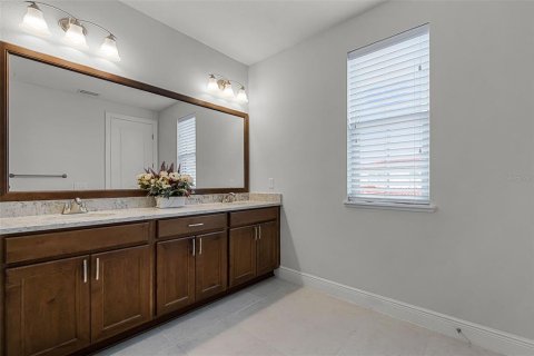 Townhouse in LAKESHORE in Winter Garden, Florida 3 bedrooms, 190.64 sq.m. № 1900309 - photo 21