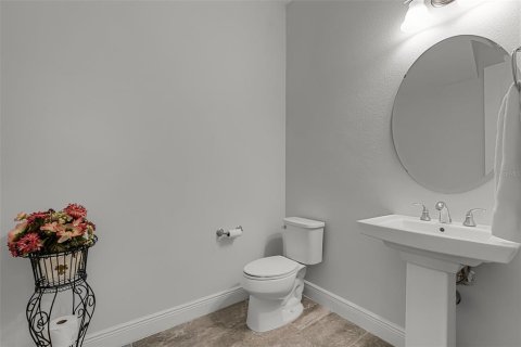 Townhouse in LAKESHORE in Winter Garden, Florida 3 bedrooms, 190.64 sq.m. № 1900309 - photo 13