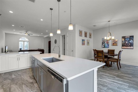 Townhouse in LAKESHORE in Winter Garden, Florida 3 bedrooms, 190.64 sq.m. № 1900309 - photo 4