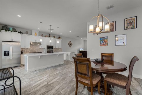 Townhouse in LAKESHORE in Winter Garden, Florida 3 bedrooms, 190.64 sq.m. № 1900309 - photo 8