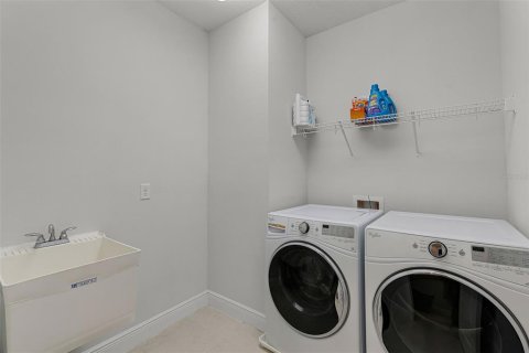 Townhouse in LAKESHORE in Winter Garden, Florida 3 bedrooms, 190.64 sq.m. № 1900309 - photo 26