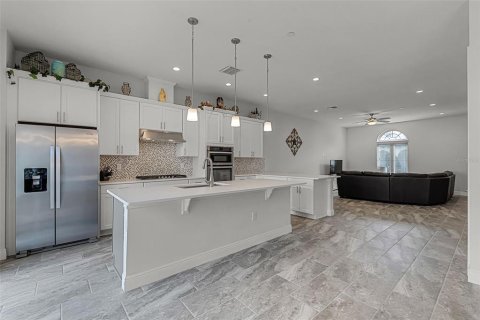 Townhouse in LAKESHORE in Winter Garden, Florida 3 bedrooms, 190.64 sq.m. № 1900309 - photo 3
