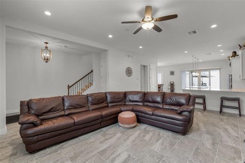 Townhouse in LAKESHORE in Winter Garden, Florida 3 bedrooms, 190.64 sq.m. № 1900309 - photo 10