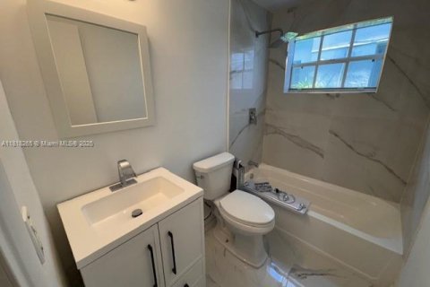Condo in Miami Beach, Florida  № 1775292 - photo 7