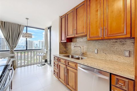 Copropriété à louer à Aventura, Floride: 2 chambres, 114.27 m2 № 1941238 - photo 4