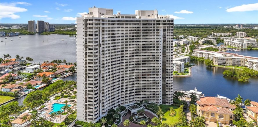 Condo à Aventura, Floride, 2 chambres  № 1941238
