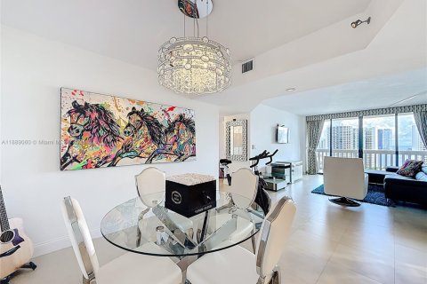 Copropriété à louer à Aventura, Floride: 2 chambres, 114.27 m2 № 1941238 - photo 10