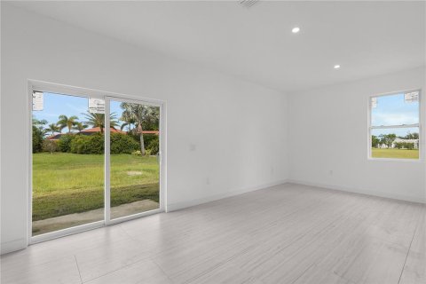 House in Punta Gorda, Florida 4 bedrooms, 185.8 sq.m. № 1840562 - photo 17