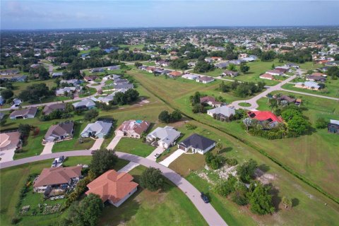 House in Punta Gorda, Florida 4 bedrooms, 185.8 sq.m. № 1840562 - photo 6