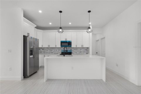 House in Punta Gorda, Florida 4 bedrooms, 185.8 sq.m. № 1840562 - photo 11